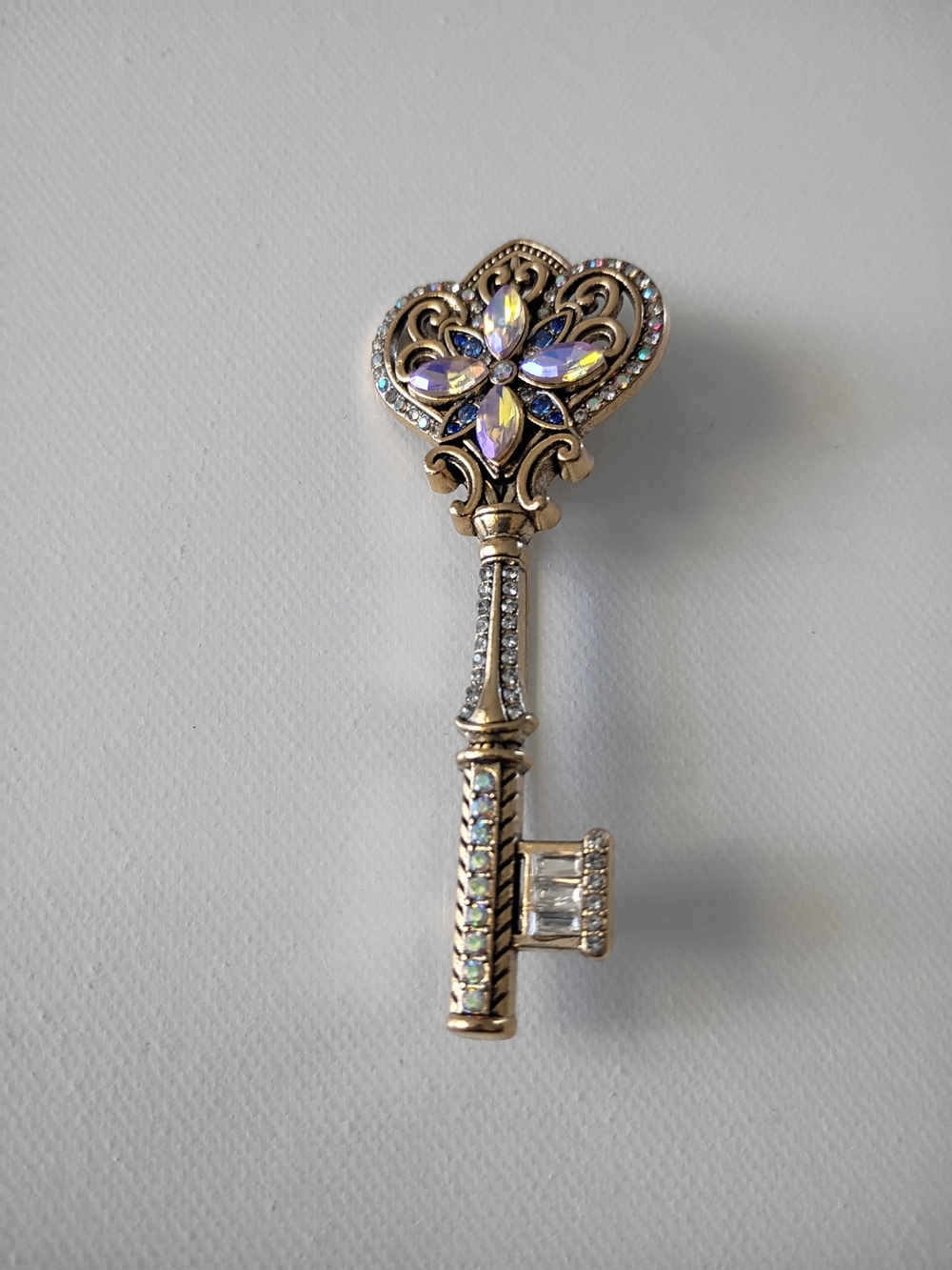 Beautiful Ornate Gold-Tone Jeweled Key Brooch with Aurora Borealis Crystals